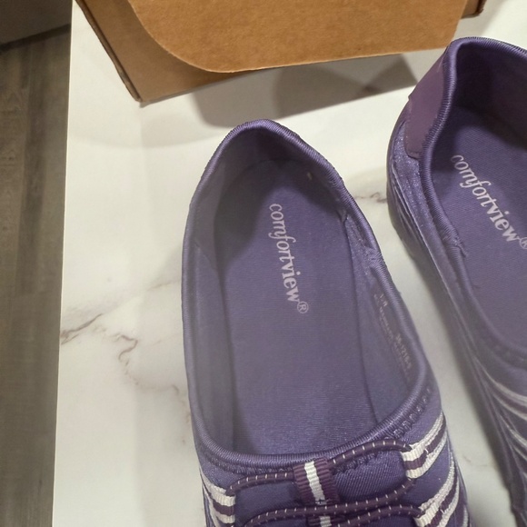 Comfortview Shoes Women’s Size 1W Purple/White Slip-On BNIB 36-1216-5 - Picture 10 of 12
